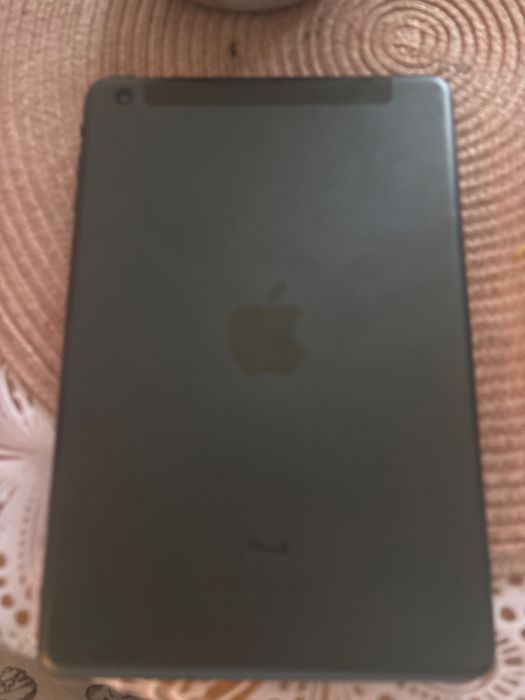 Vand tableta pentru piese