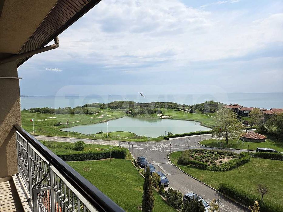 Продава се Четиристаен апартамент в с. Топола, Област Добрич - 216 кв.м за 827 €/кв.м - Снимка #8