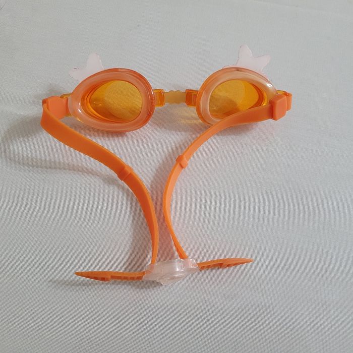 Очки для плавания
