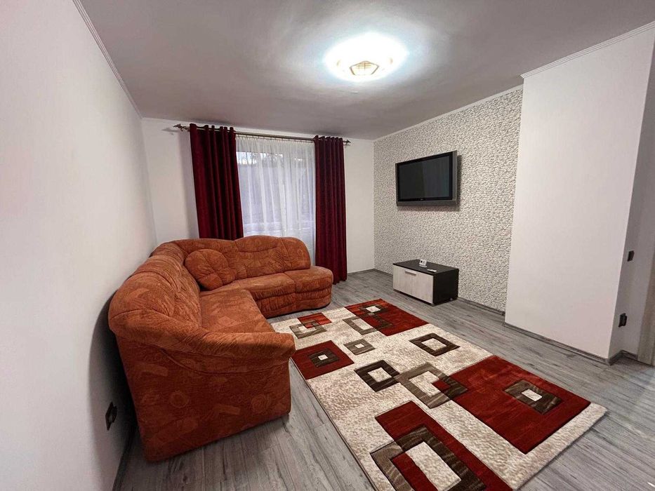 Vand apartament doua camere decomandat, central et.2