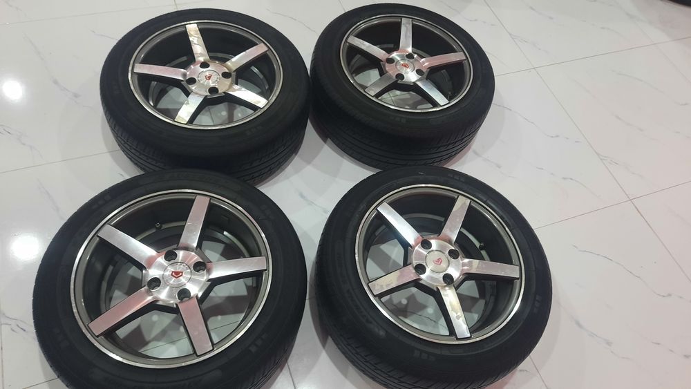 15 Vossen saka diska balon sotiladi