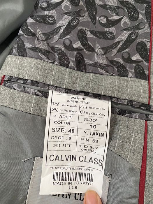 Костюм срочно продам