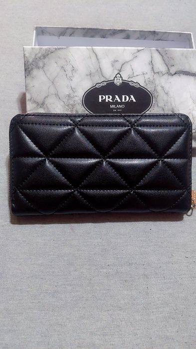 Portofel dama Prada!