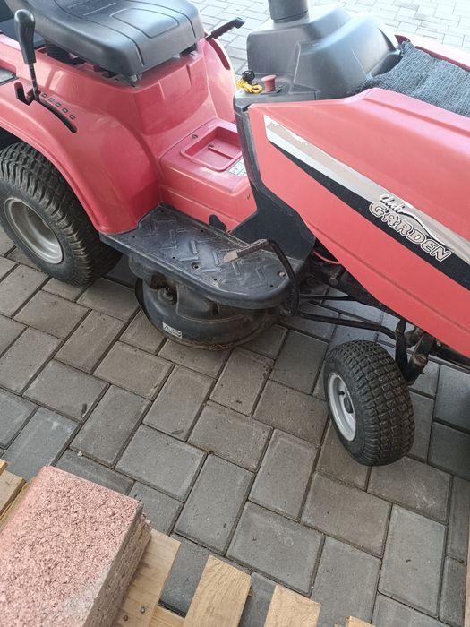 Tractoraș de tuns marca Club GARDEN made in Italia