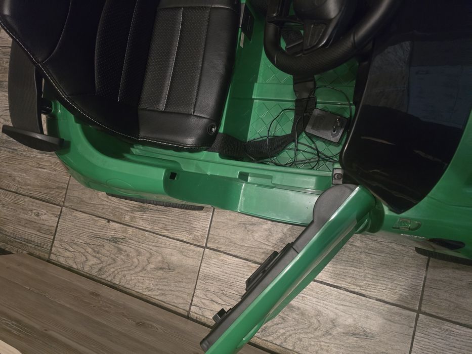 Зелен мерцедес със родителски контрол+подарък