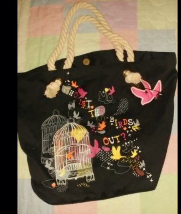 Ефектен медальон-сърце,красива гривна И дървена кутия за бижу