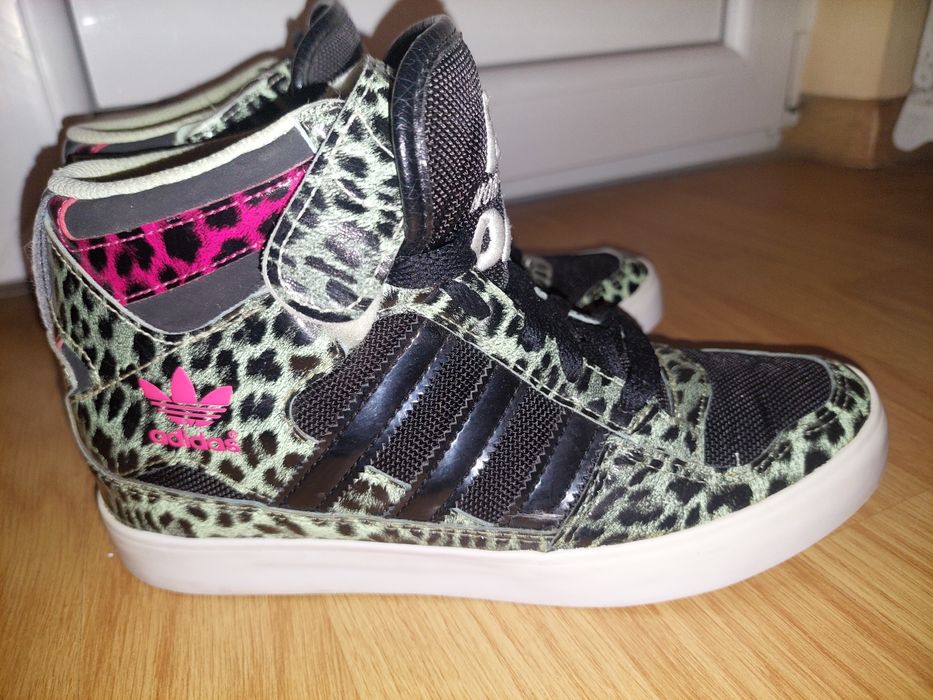 Оригинални маратонки Nike,Guess