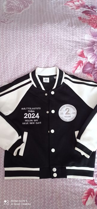 Ветровка на рост 150 в отличном состоянии