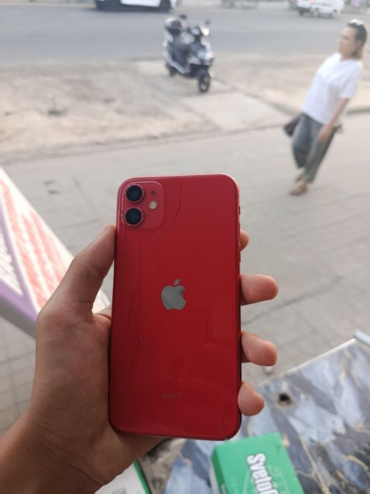 iPhone 11 128 gb red