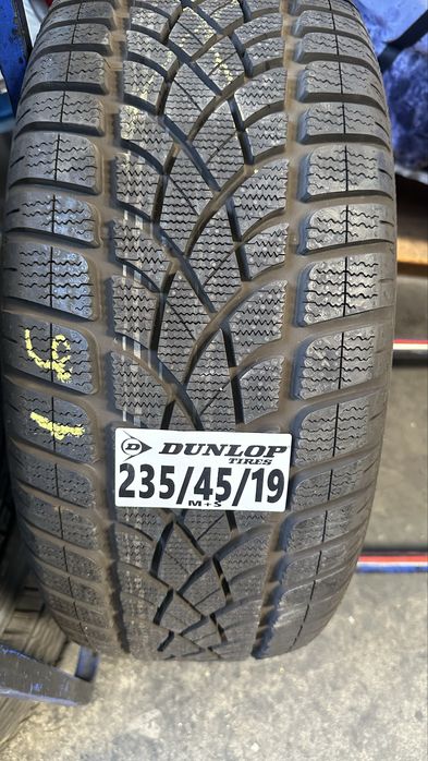 235/45/19 DUNLOP M+S