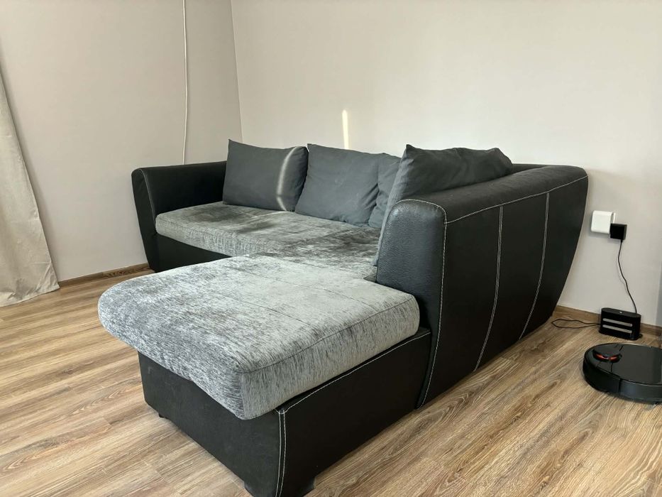 Продавам кожен диван