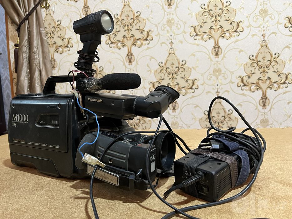 Panasonic M1000 VHS Videokamera — Ishlaydi, Komplekt