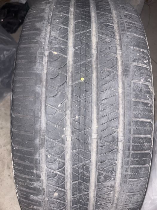 Продаю шины 235/45 R21