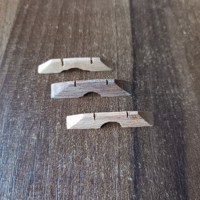 Подставка тиек на домбру