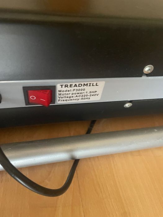 Banda de alergare electrica BodyFit F3000 aproape noua