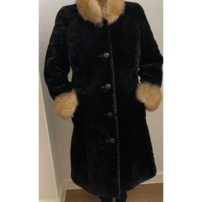 Продаю натуральную шубу