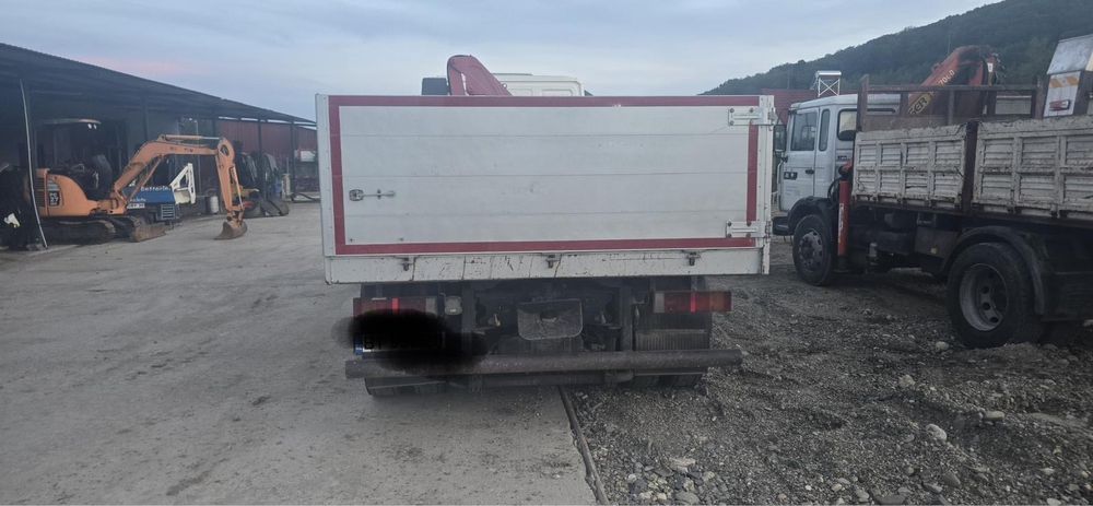 Vand sau schimb cu utilaje iveco de 12 t cu macara an 2007