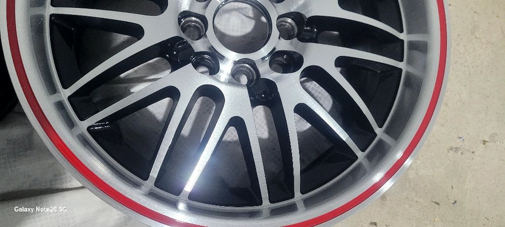 Elegant diska novi  15 razmer 8 dirki universalni