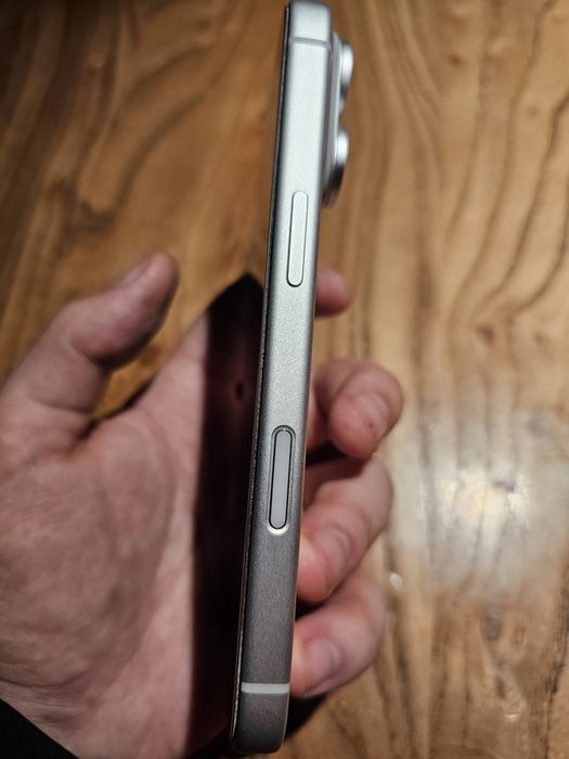 Продам Iphone 17 pro