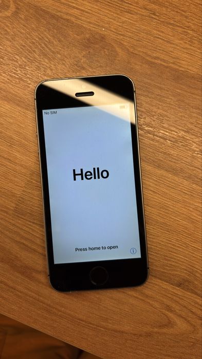Телефон iPhone 5s