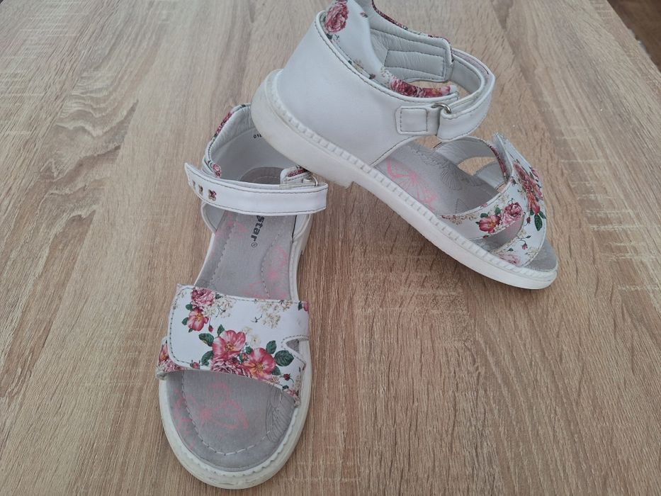 Детски сандали за момиче