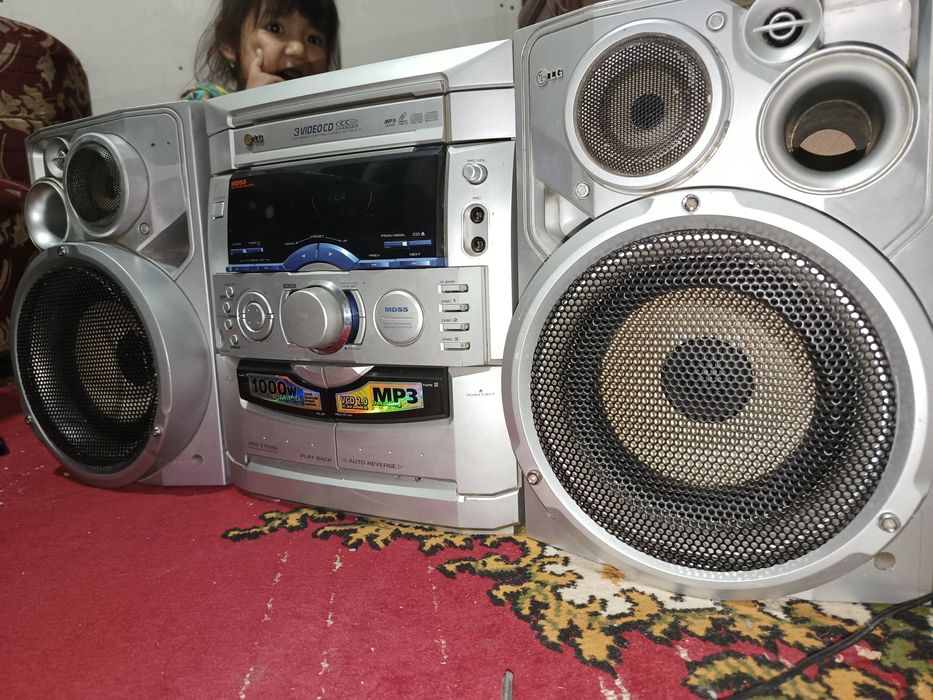 Музыкальный центр LG