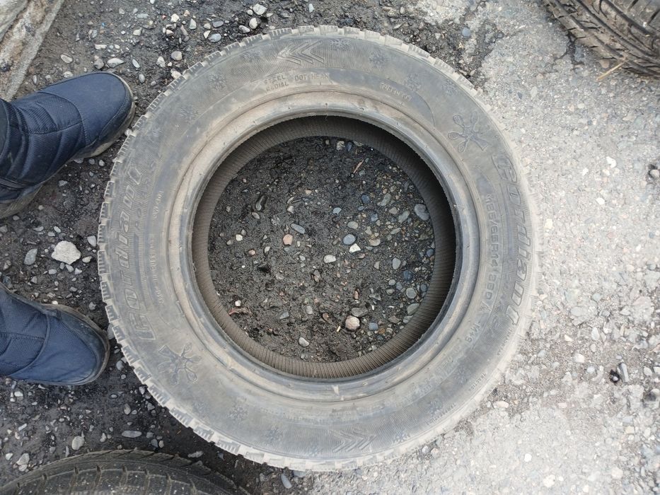 Продам резины (покрышки)