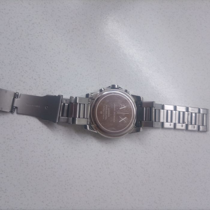 Продам часы мужские наручные.