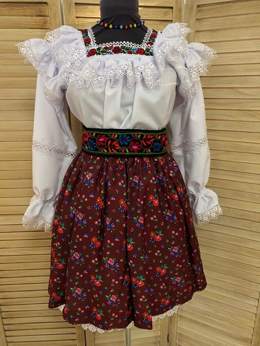 Costum artizanal /populare de Maramureș pentru femei