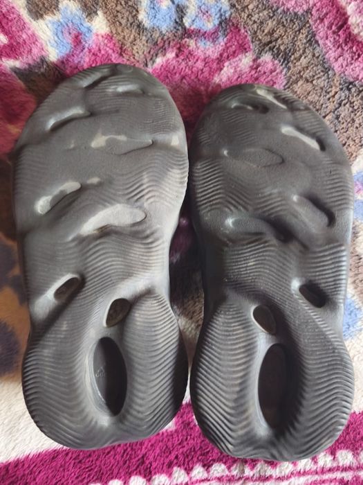 yeezy foam runner