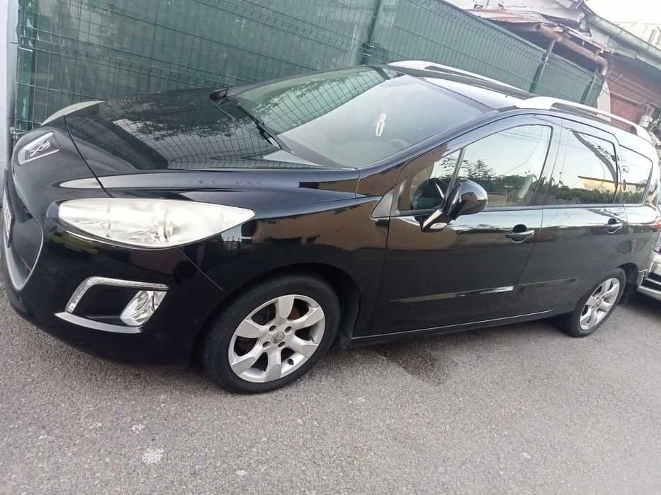 vind PEUGEOT 308 diesel inscrisa 2015 numai 113000 km
