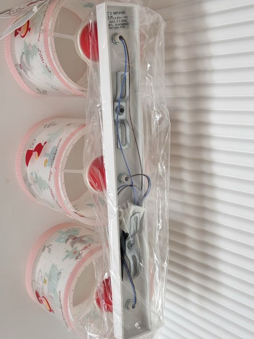 Красива лампа за таван