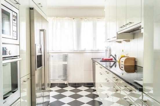Продава се Двустаен апартамент в София, Център - 67 кв.м за 2806 €/кв.м - Снимка #1