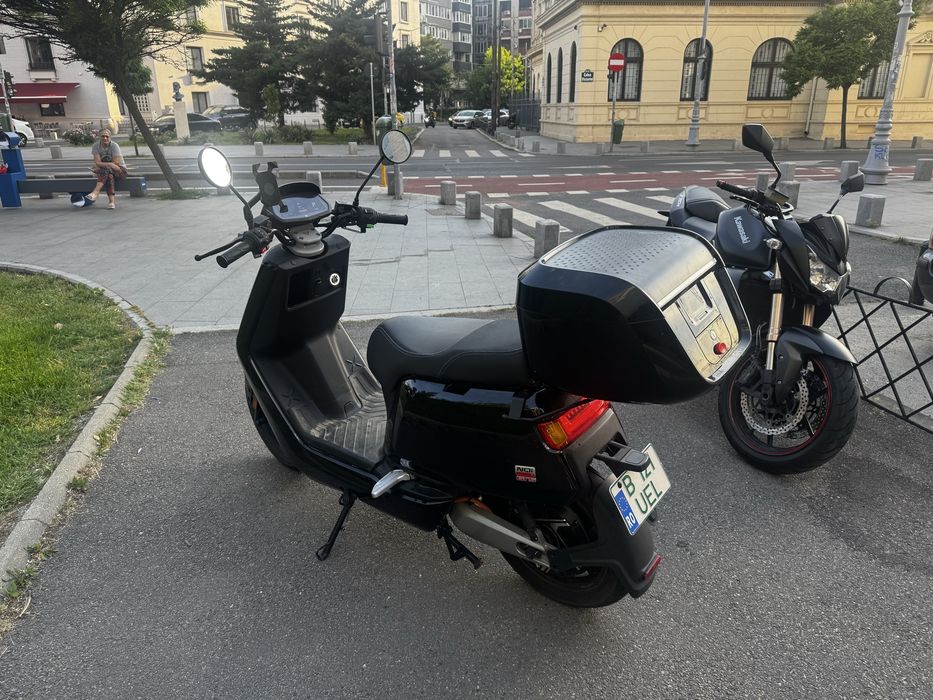 Scuter electric Niu NQI GTS 2024