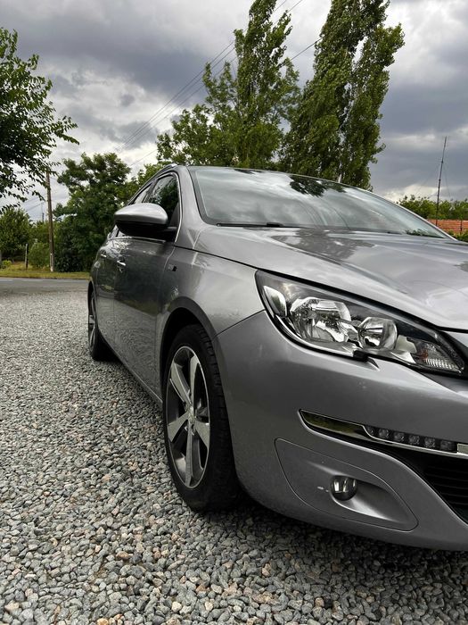 Peugeot 308 SW 1.2 PureTech 2015 | 165k km | Navi | Clima | Carlig