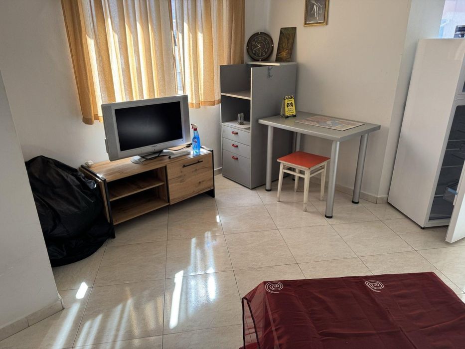 Дава се под наем Двустаен апартамент в Пловдив, Център - 70 кв.м за 459 € - Снимка #2