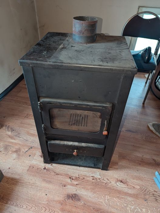 Печка на дърва и въглища