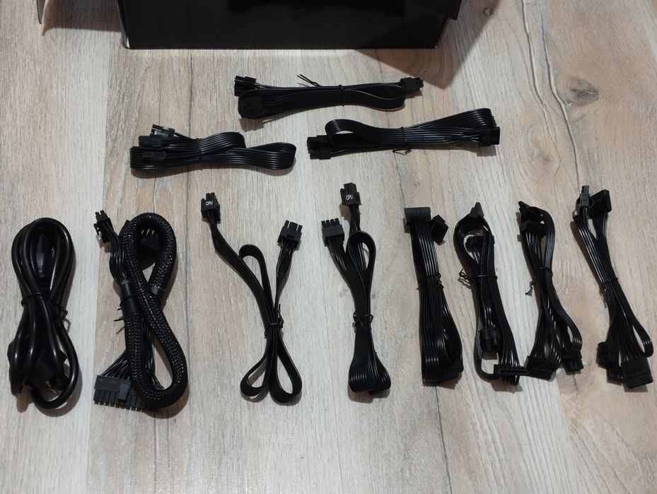 Продам блок питание. Chieftec Silicon 650W.80+Bronze.