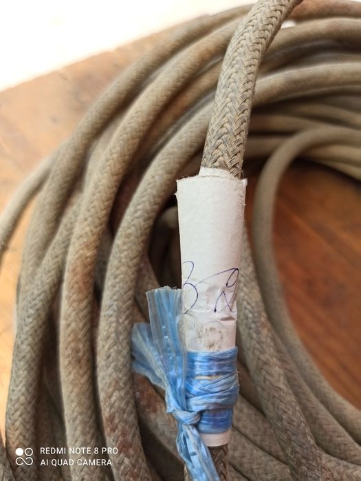 Авиационная, союзная, электропроводка в металлической оплётке.