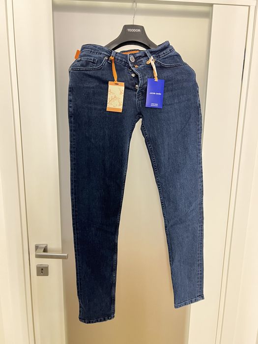 Нов модел дънки JACOB COHEN. Налична пълна серия от31ви до 40ти размер