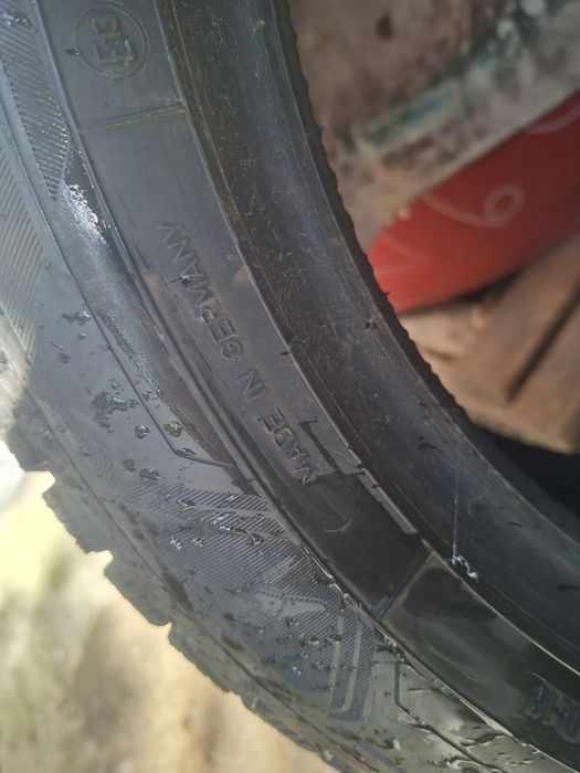 Гуми зимни Goodyear 225 50 17