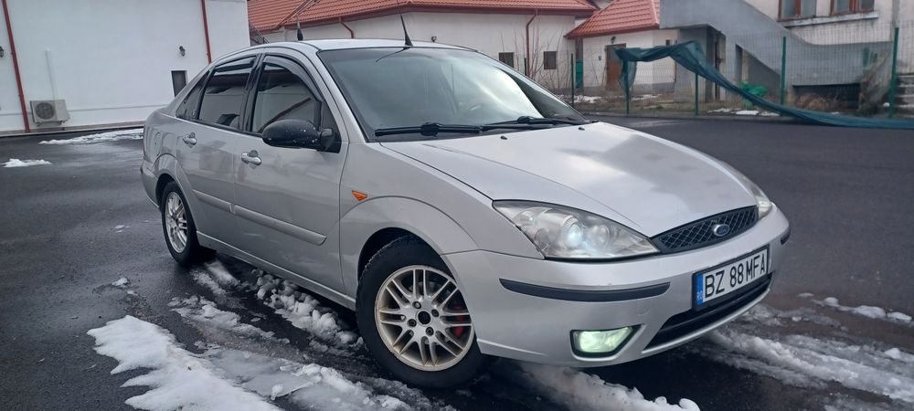 Focus Ghia 1.6 Benzina + Gpl