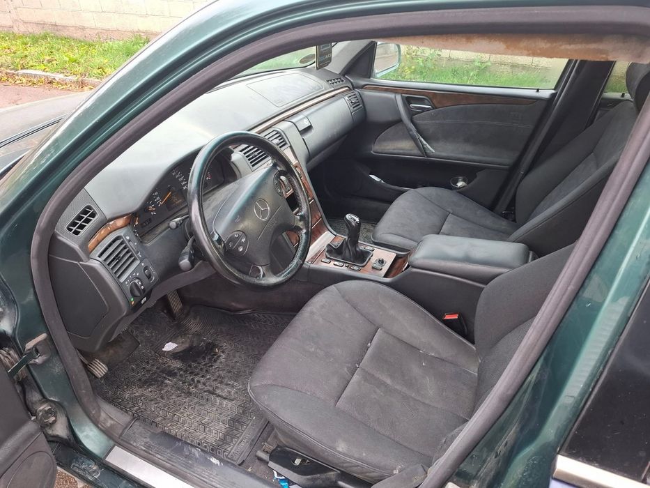 Мерцедес C270 на части