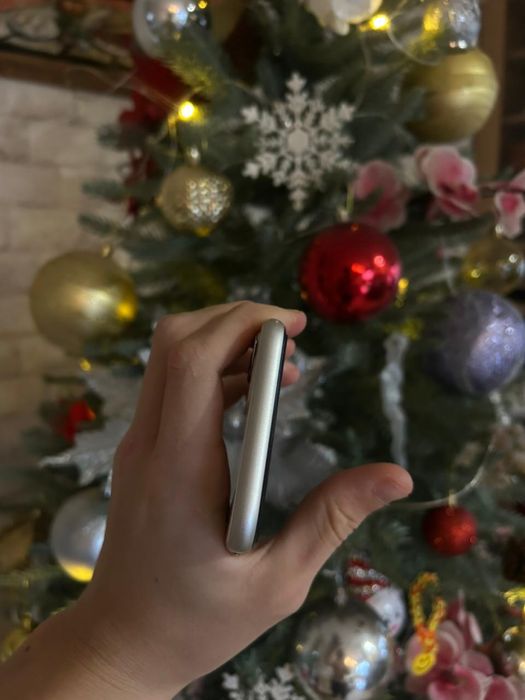 Продам айфон 11 идеал