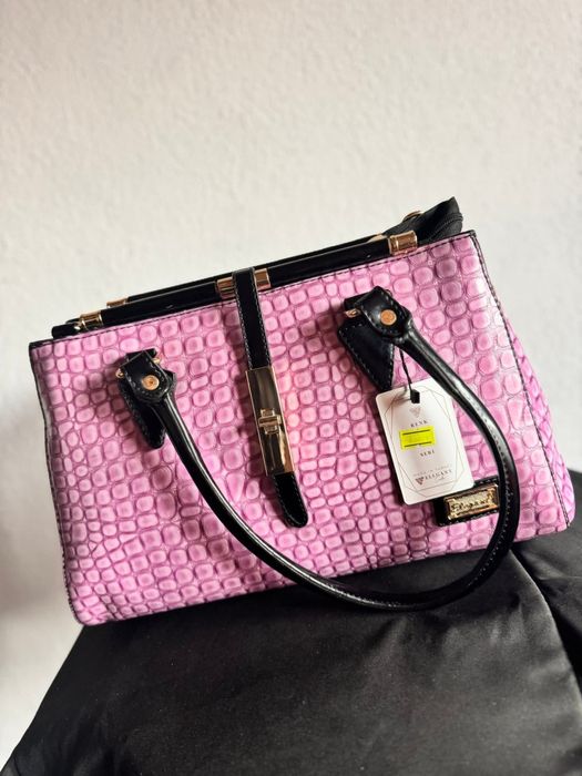 Дамски чанти на ниски цени