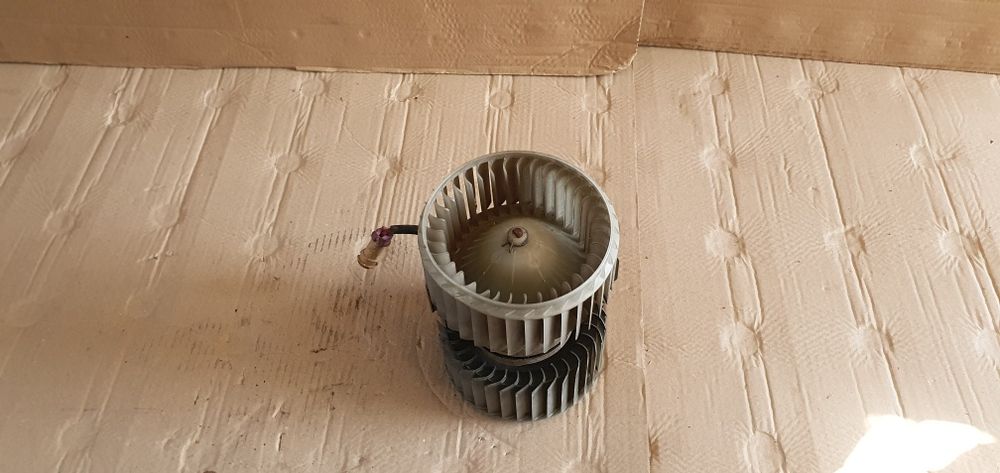 Ventilator habitaclu aeroterma aer audi a8 d2