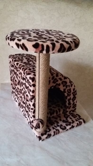 Домик для кошки с когтеточкой