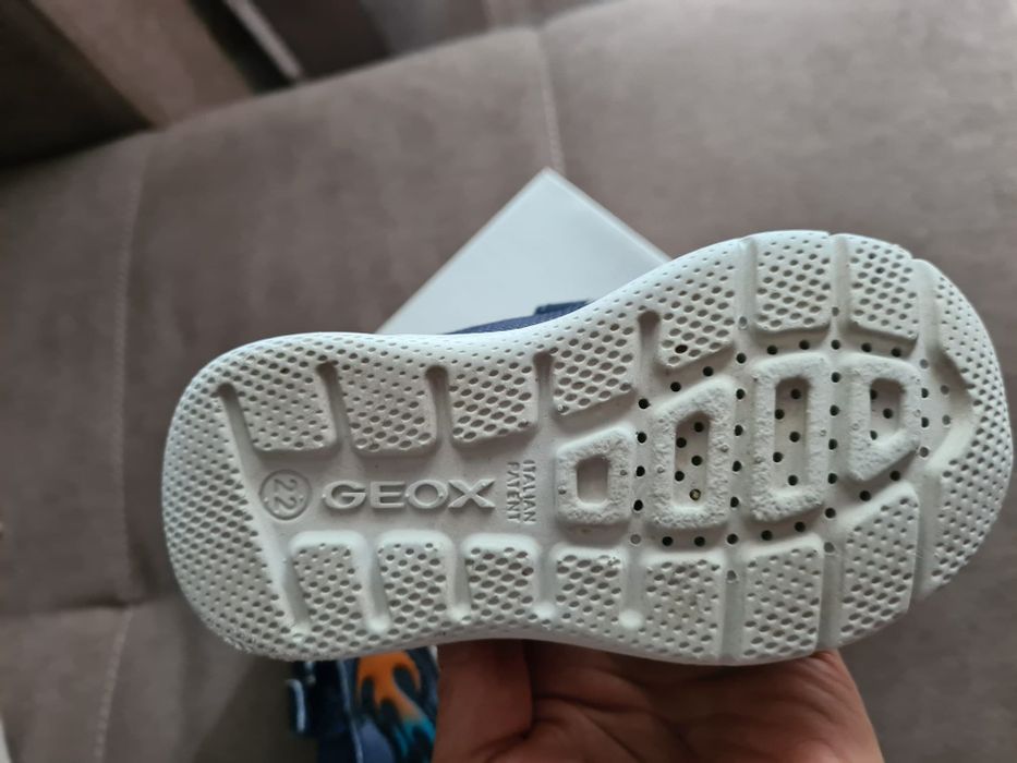 Adidasi Geox marime 22+ bonus papucei apa
