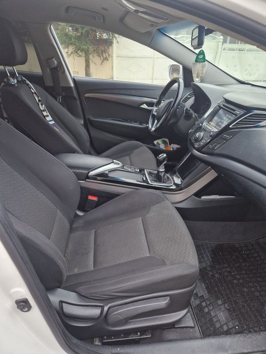 Hyundai i40 an 2014 motor 1.7 crdi 136 cp proprietar in acte