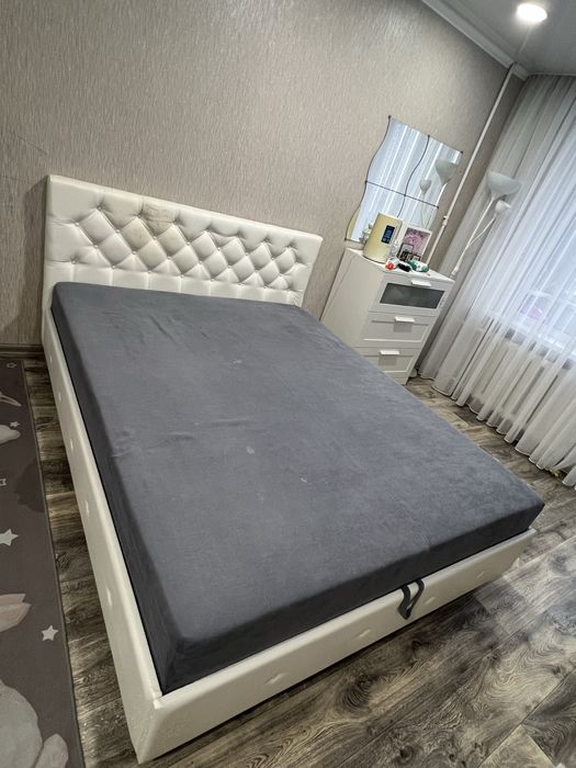 Продаю кровать двухспальную